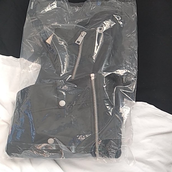 Levi's Faux Leather Motorcycle Jacket - Picture 10 of 10